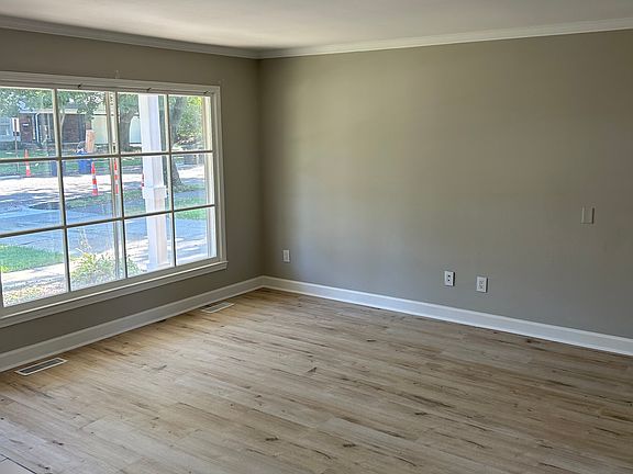 5th image of 2868 Page Ave