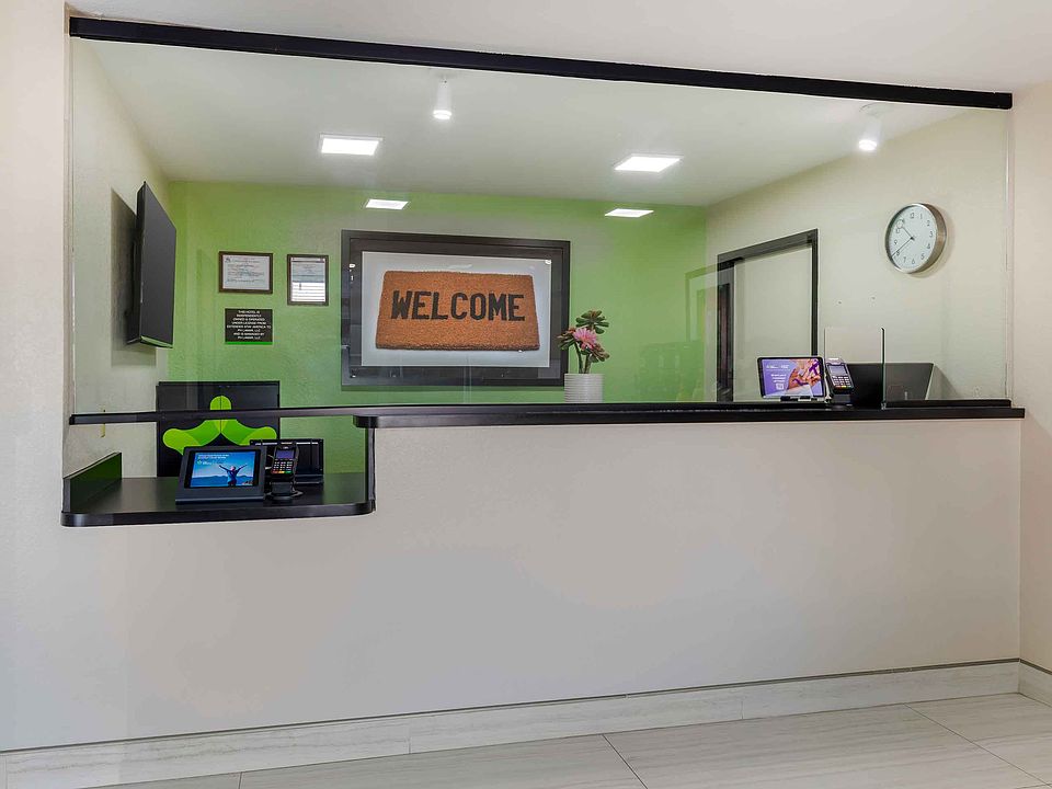 Lobby and Guest Check-in