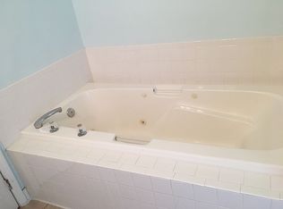 1 Wilmbelton Ct, Edison, NJ 08820