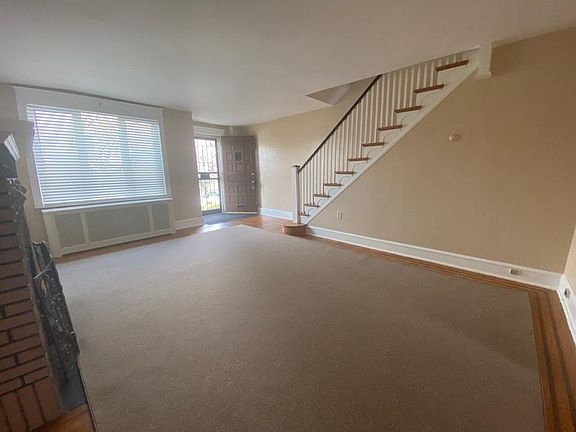 4th image of 1540 E Mayland St