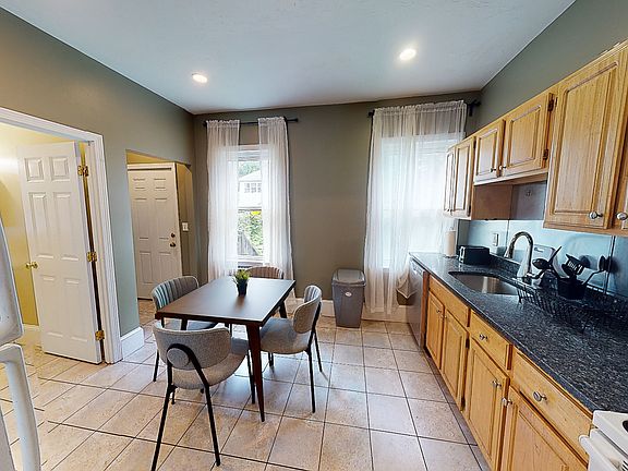 2nd image of 4 Haskell St #4