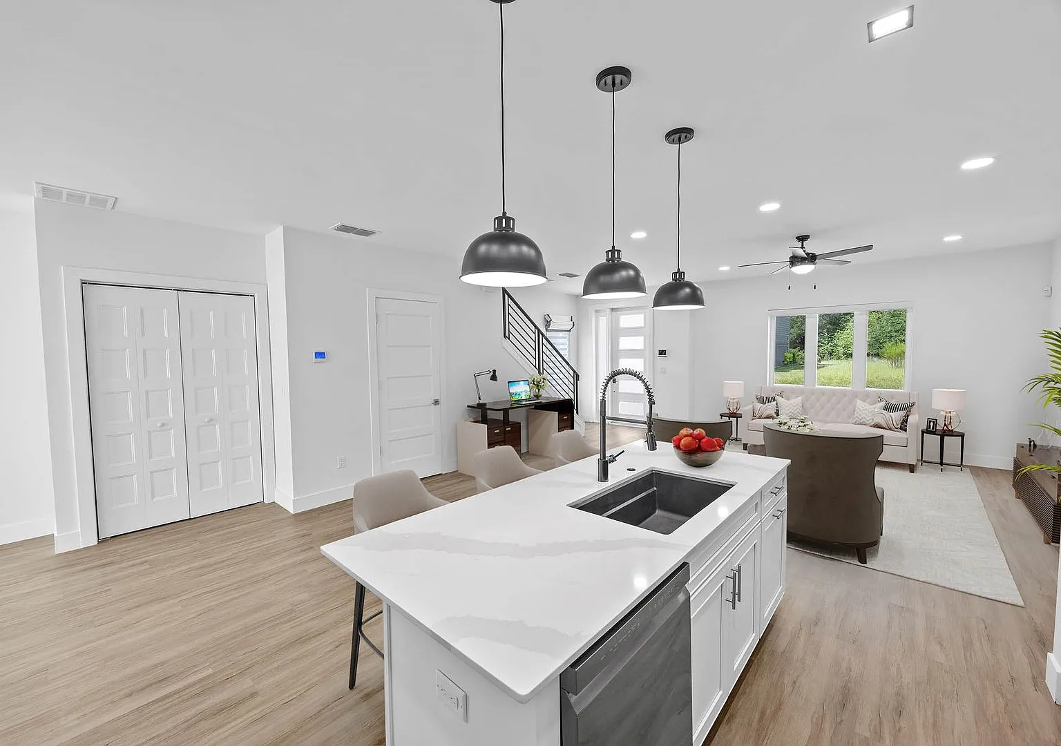 Gainesville Luxury Living at Celebration Pointe — Photo 4