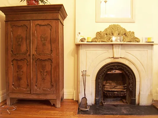 Rented by Ian Shapolsky Real Estate | media 26