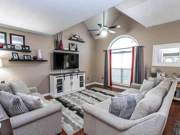 4th image of 3301 Pueblo Ct