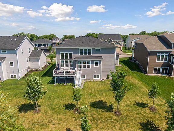 3rd image of 9175 Lakeside Dr