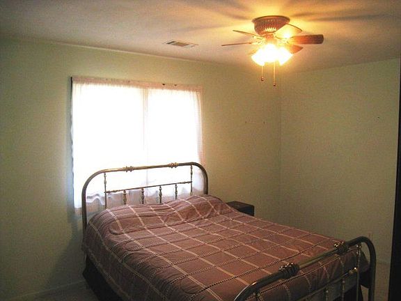 4th image of 1211 48th Ave APT 32