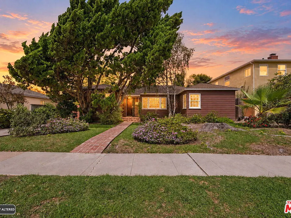 1377 Appleton Way