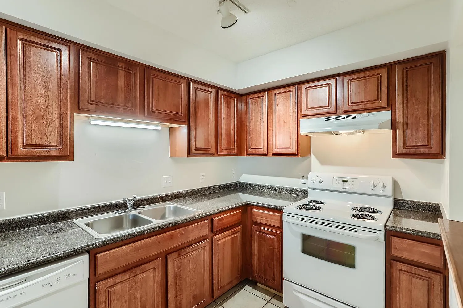 Village Plaza Apartments — Photo 4