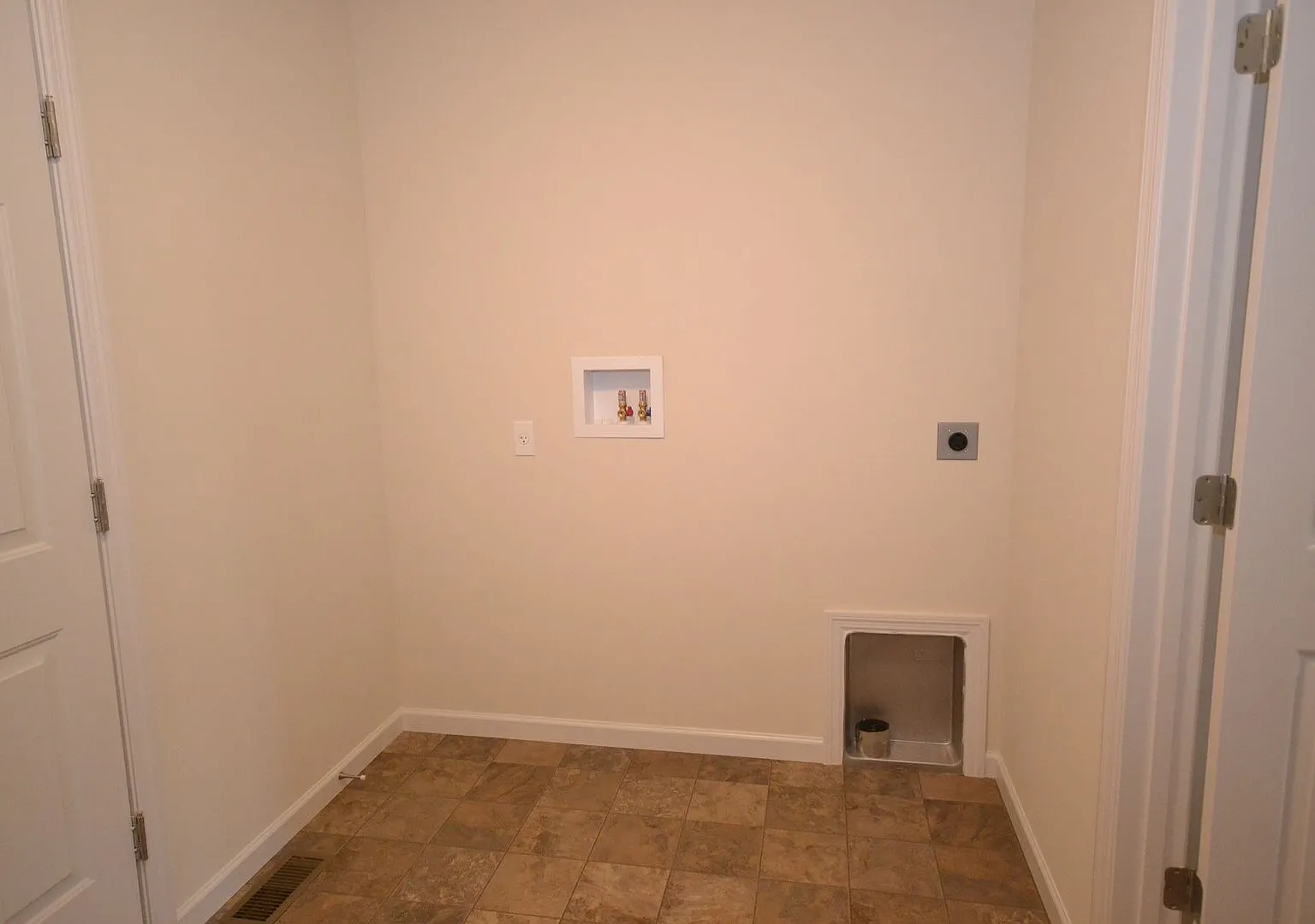 Parkside Villas Renovated Villa-Style Living | No Upstairs or Downstairs Neighbors — Photo 4