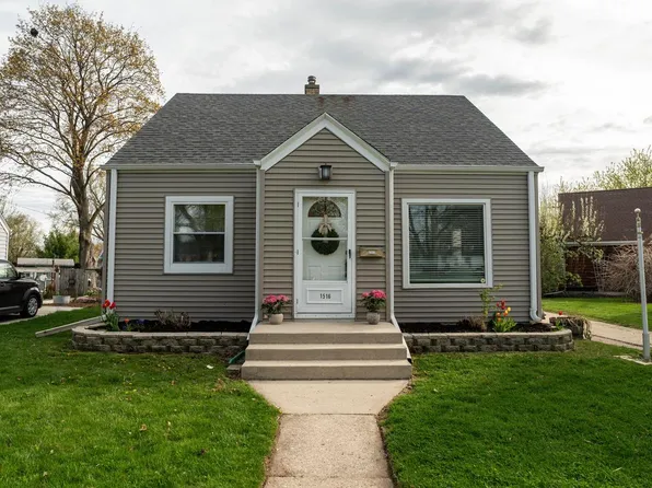 1516 East Tripoli AVENUE, Milwaukee, WI 53207