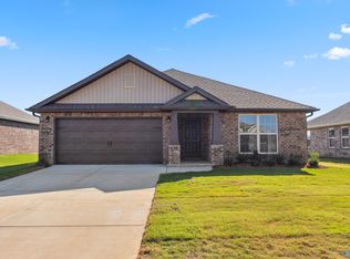 26726 Kyle Ln, Athens, AL 35613