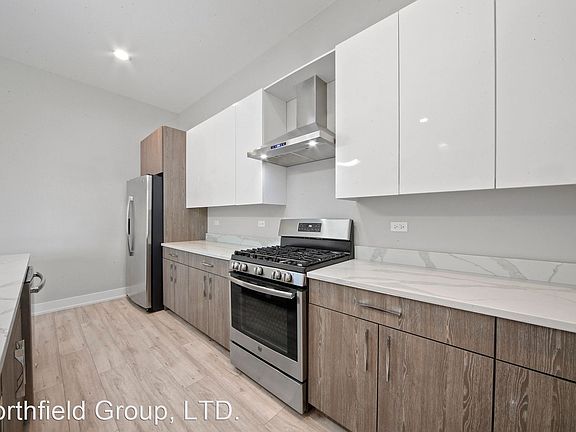 5th image of 1955 N Richmond St APT 304