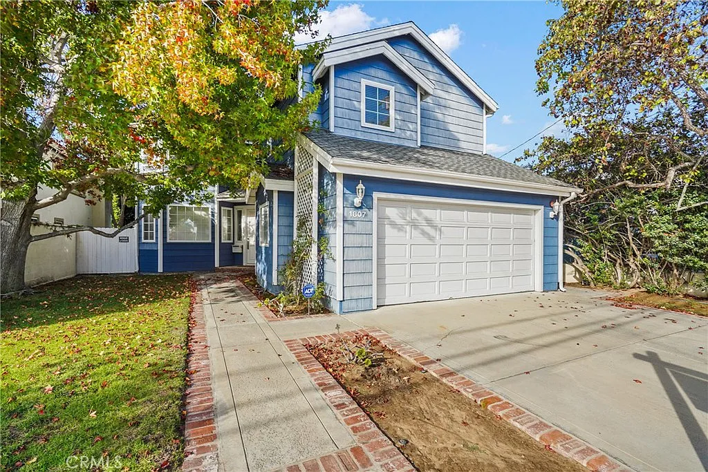 4 bed, 3.5 bath, 3236 sqft, $11,900 — Photo 2