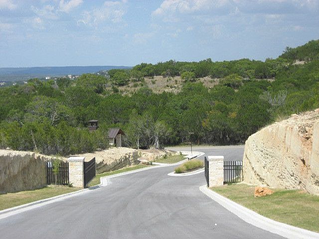 2nd image of 1825 Windy Walk Cv