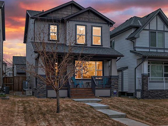 3rd image of 44 W Legacy Cres SE