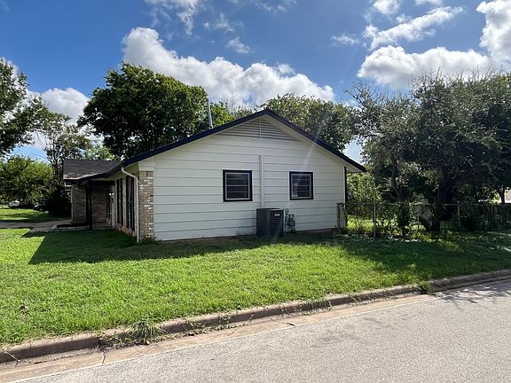 3rd image of 8513 Maine Dr