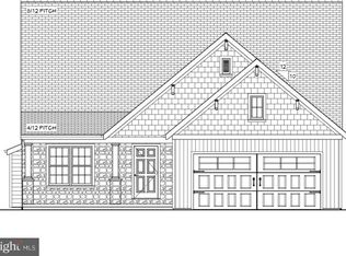 110 James Dr, New Holland, PA 17557