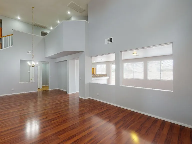 377 Ravensmere Ave — Photo 9