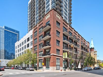 210 S Desplaines St APT 304, Chicago, IL, 60661