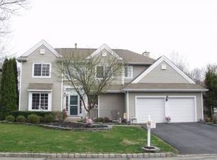 13 Fox Chase Rd, Oak Ridge, NJ 07438