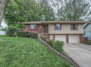 17008 E Cheyenne Dr, Independence, MO 64056