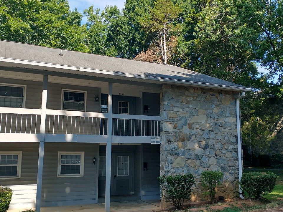 1st image of 2998 Carriage Dr