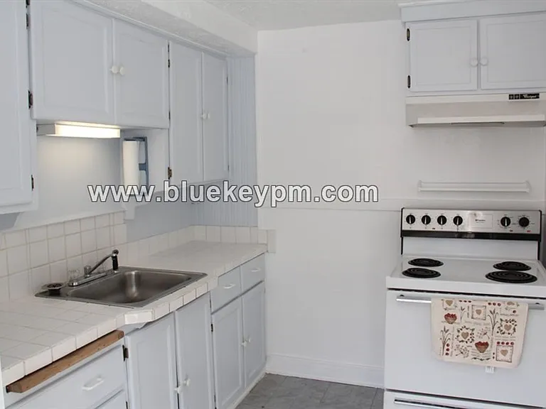 10911 SE Myrtle St — Photo 9