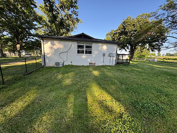 2nd image of 17909 Locust Road