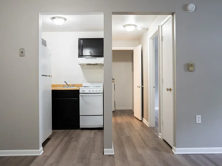Meadow View Apartments — Photo 42