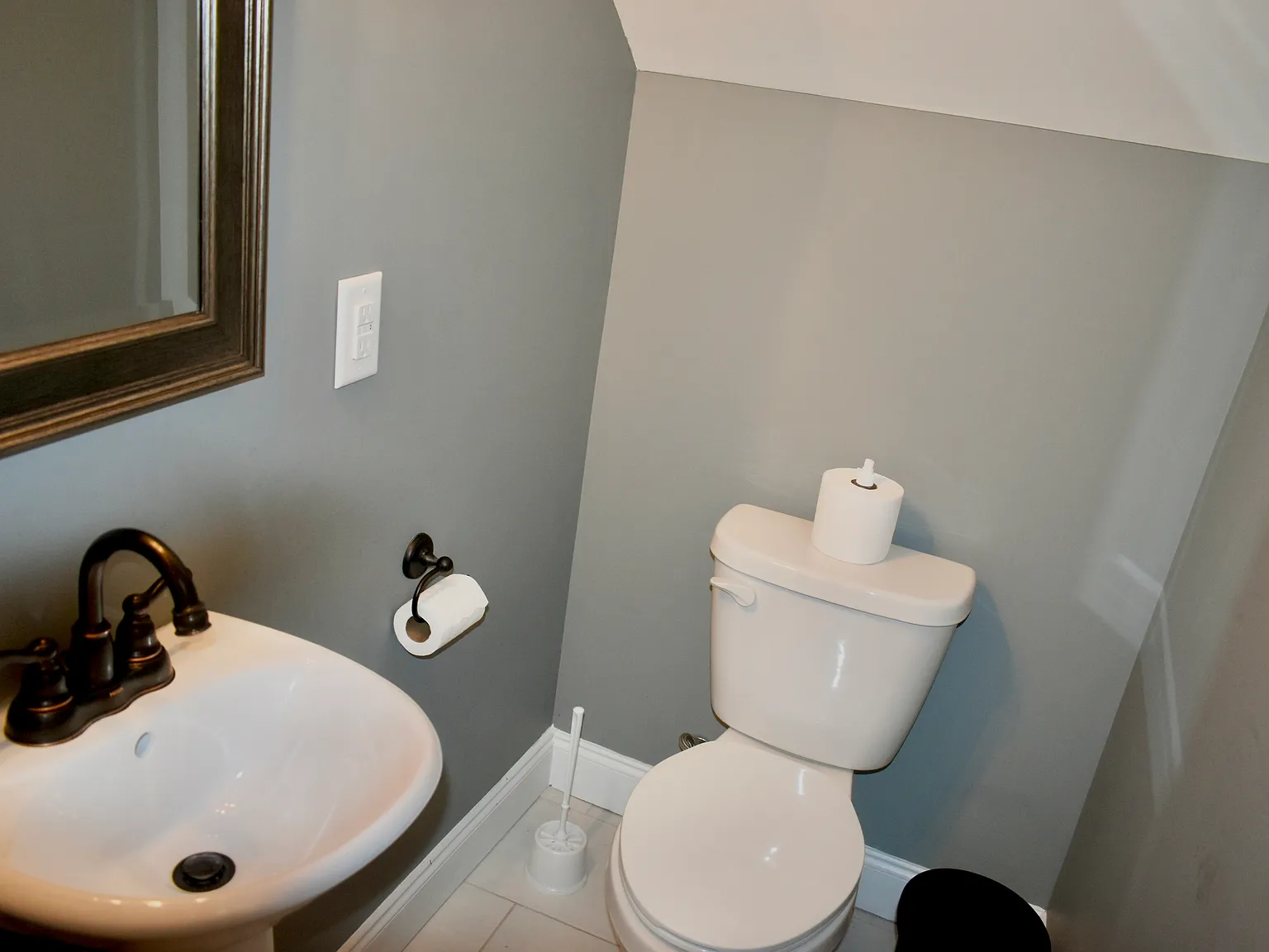 3 bed, 2.5 bath, 1520 sqft, $1,850 — Photo 3