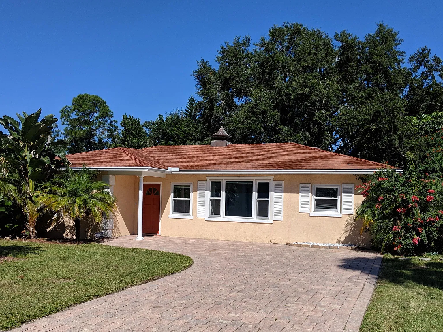 3 bed, 1350 sqft, $2,600 — Photo 1