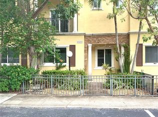 11255 SW 230th Ter, Miami, FL 33170