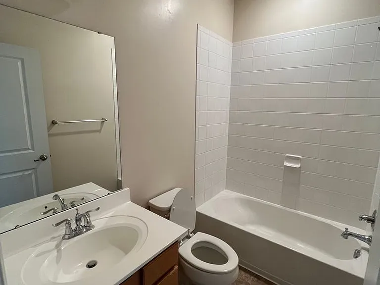 965 Eagle Pl N — Photo 12