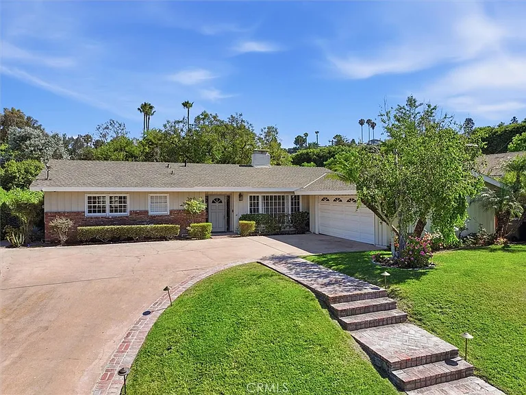 2 Santa Bella Rd — Photo 1