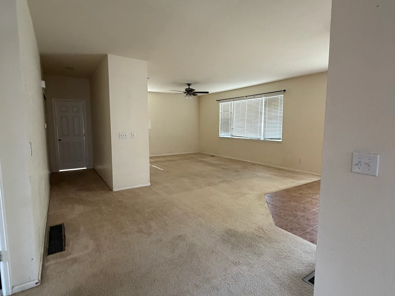 4 bed, 2682 sqft, $2,950 — Photo 2