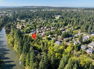 19368 Riverwood Ln, Lake Oswego, OR 97035