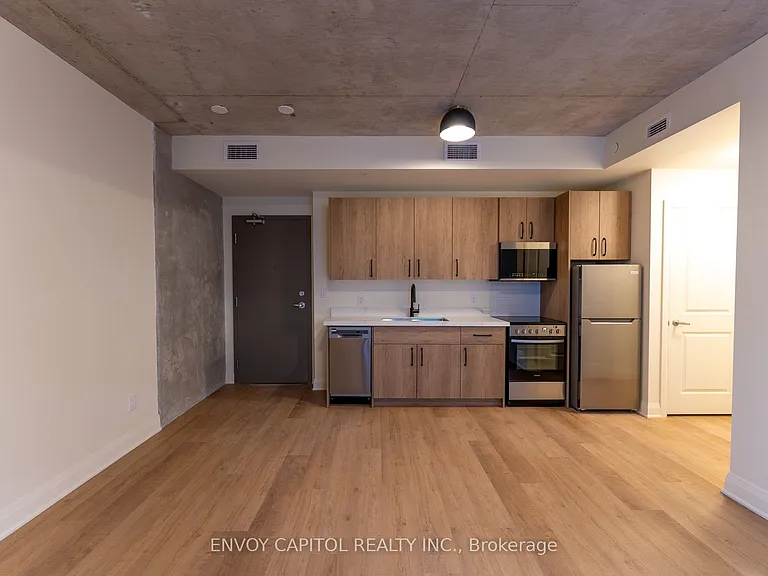 11 Robert St #204 — Photo 2