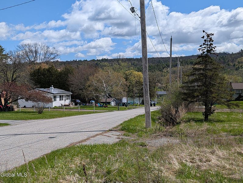 4th image of 24 Outlet Drive