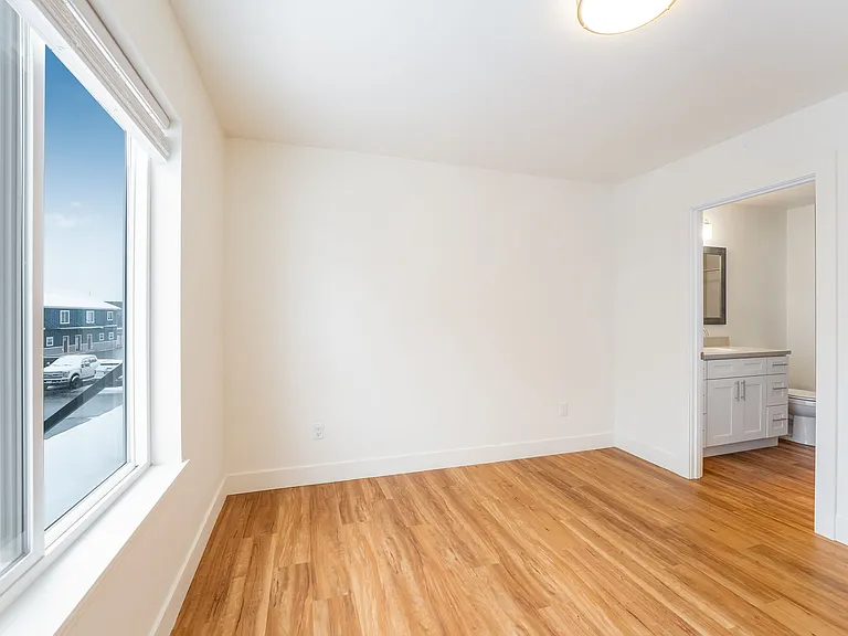 Silver Star Apartments — Photo 43