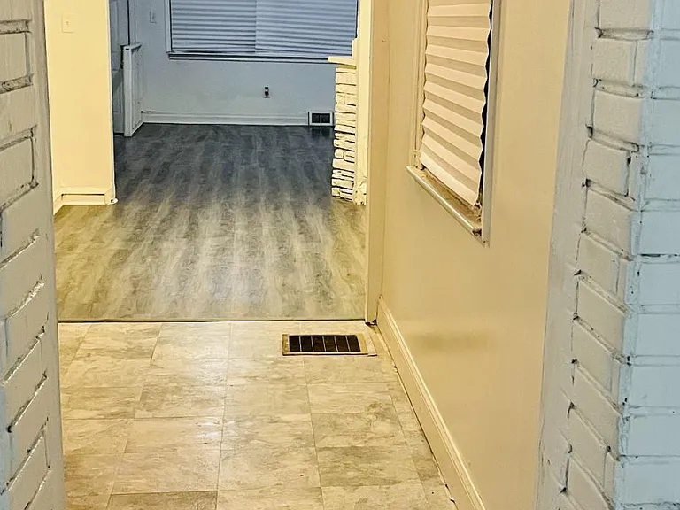 6533 Regent St — Photo 11