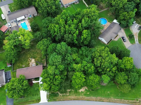 1850 Creekview Cv, Paducah, KY 42003