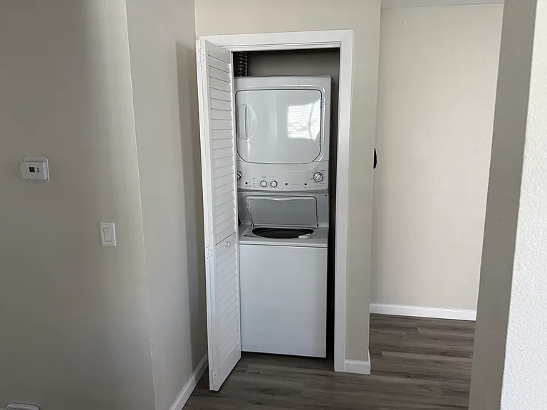 2518 England St #5 — Photo 12