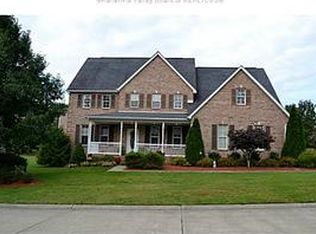 1016 Wethersfield Xing, Hurricane, WV 25526