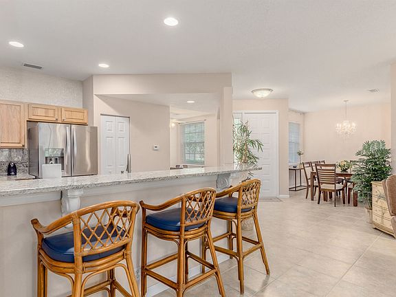 5th image of 1583 SE Prestwick Ln #2