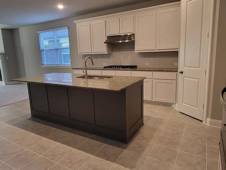 1508 Hamlisch Ave — Photo 5