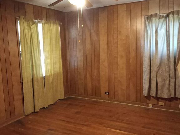 2nd image of 122 LILLA JEAN DR