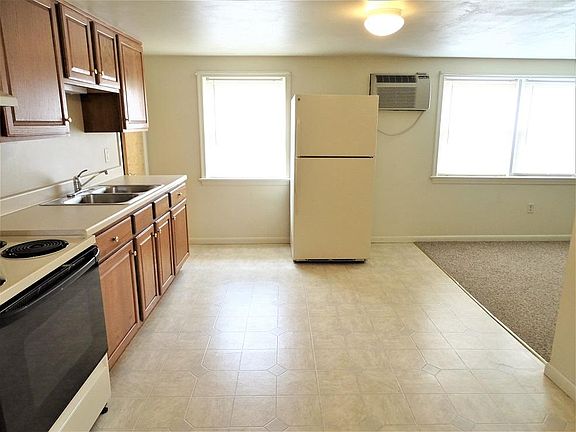 Kitchen & Living Area