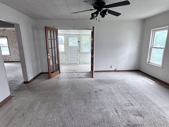 4th image of 380 1st Ave