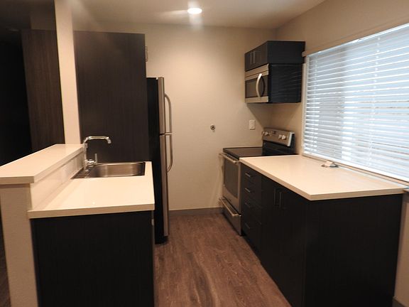 2nd image of 1317 F St APT 7