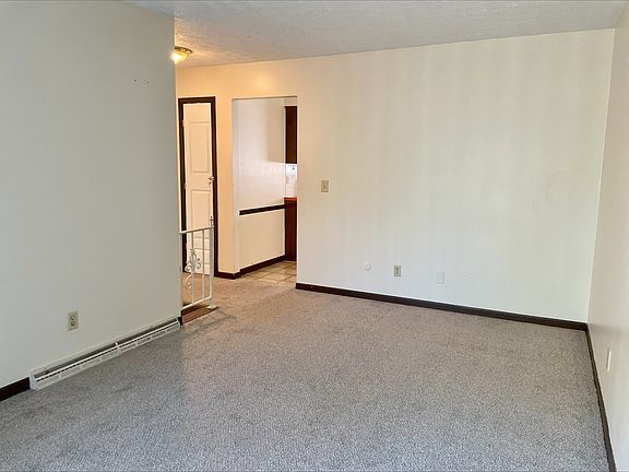 5th image of 114 Flowerdale Dr